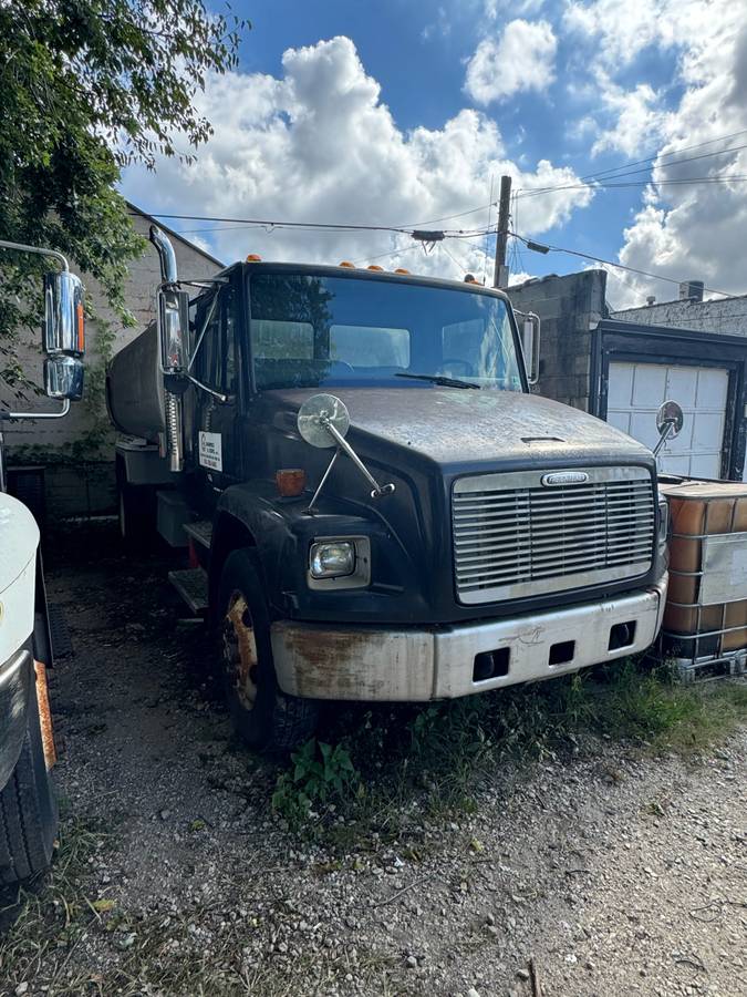 Frieghtliner-diesel-1991-black-2