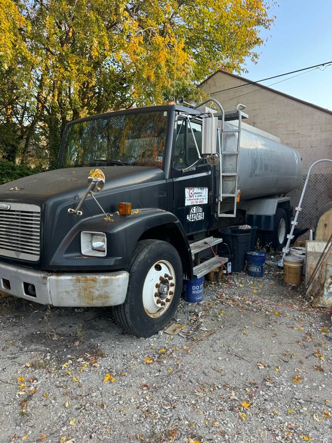 Frieghtliner-diesel-1991-black-3