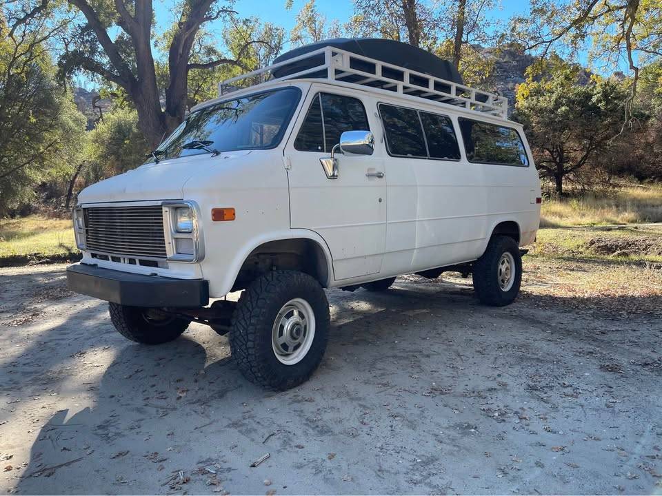 G30-chevy-sportswagon-1986-white-1