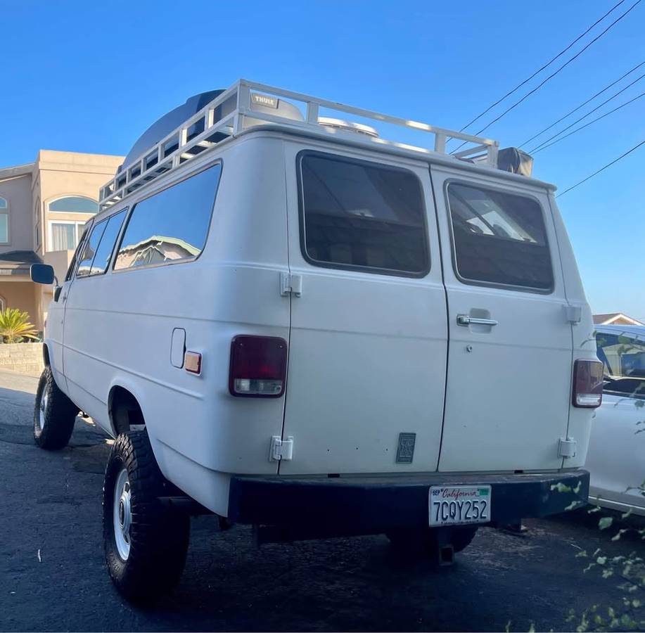 G30-chevy-sportswagon-1986-white-4