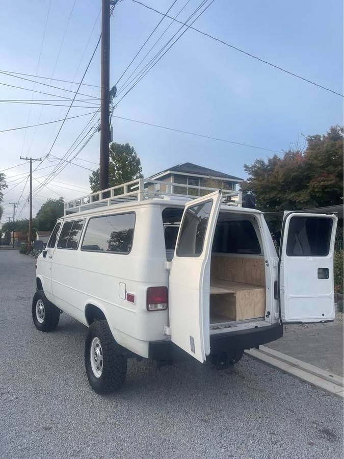 G30-chevy-sportswagon-1986-white-8