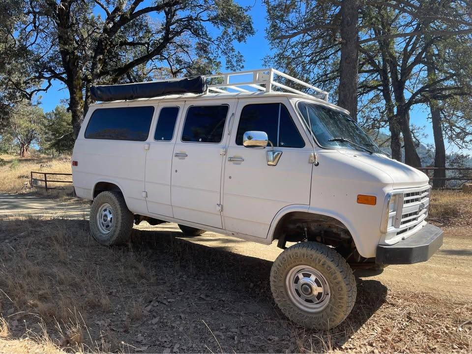 G30-chevy-sportswagon-1986-white