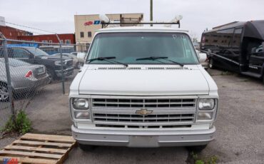G30-chevy-van-1991-white-3