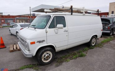 G30-chevy-van-1991-white