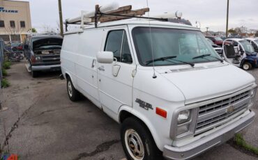 G30-chevy-van-1991-white-7