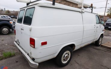 G30-chevy-van-1991-white-8