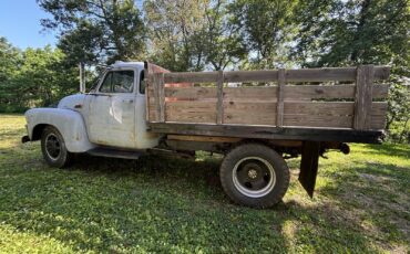 GMC-250-1954-Flatbed-with-hoist-1