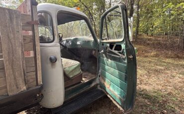 GMC-250-1954-Flatbed-with-hoist-10