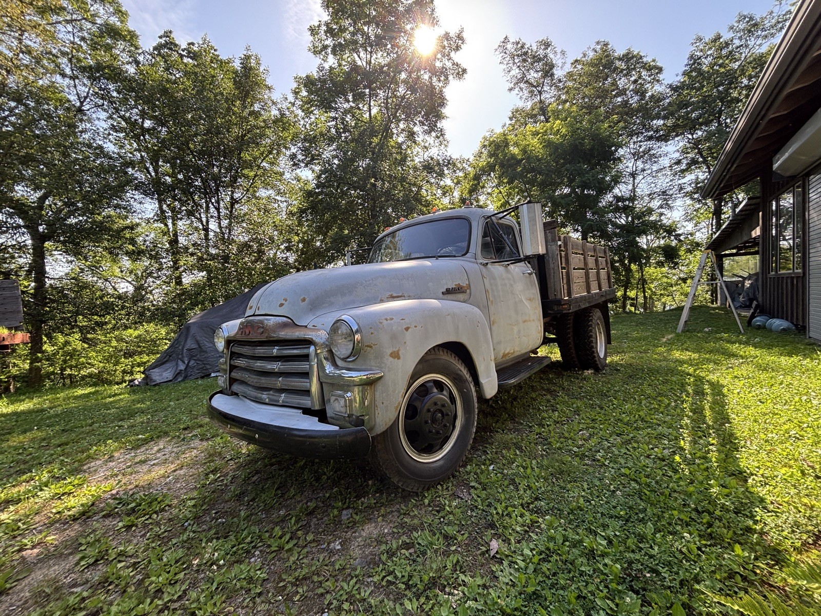 GMC-250-1954-Flatbed-with-hoist-3