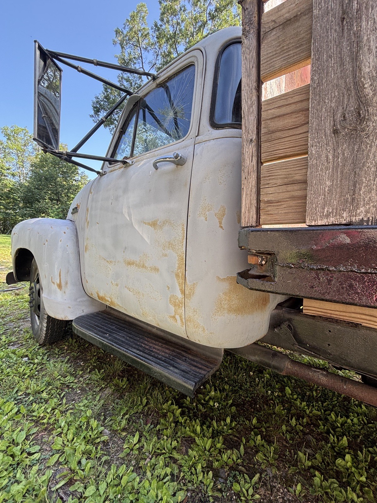 GMC-250-1954-Flatbed-with-hoist-4