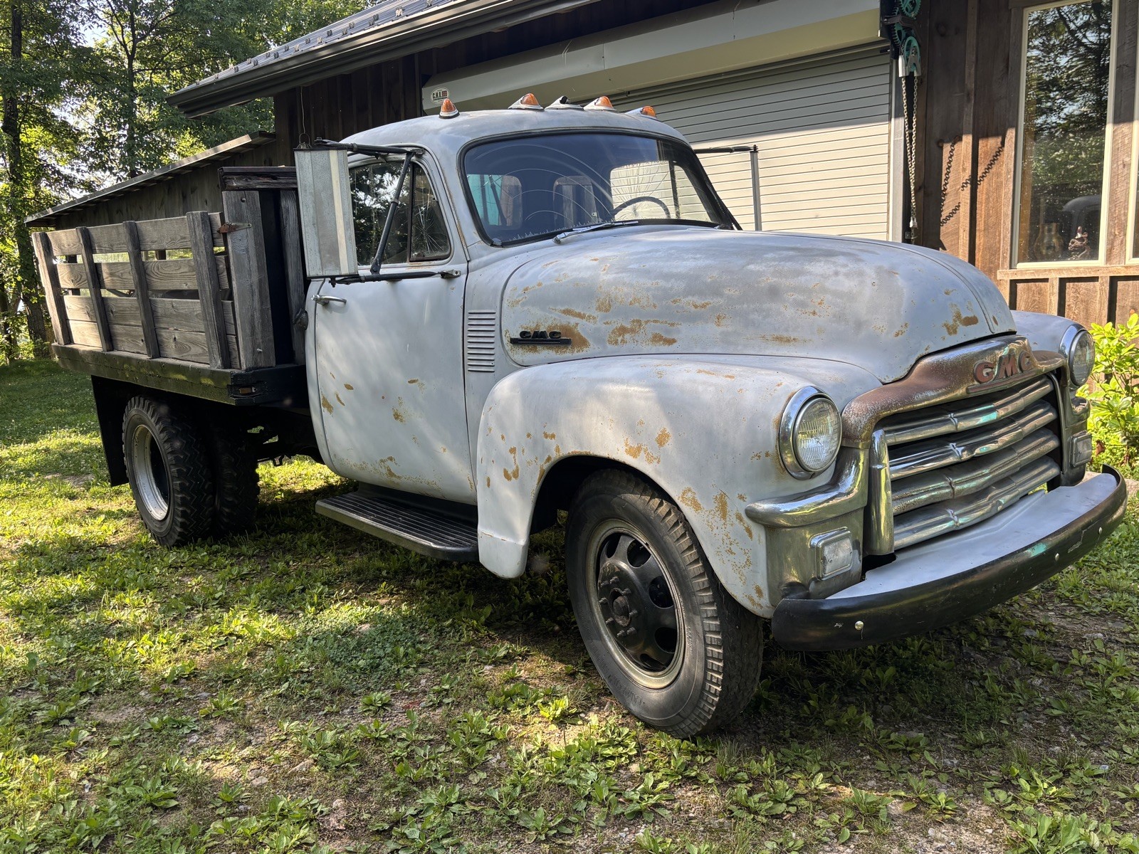 GMC-250-1954-Flatbed-with-hoist-6