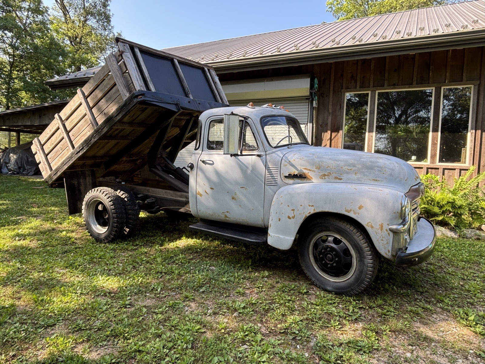 GMC-250-1954-Flatbed-with-hoist-8