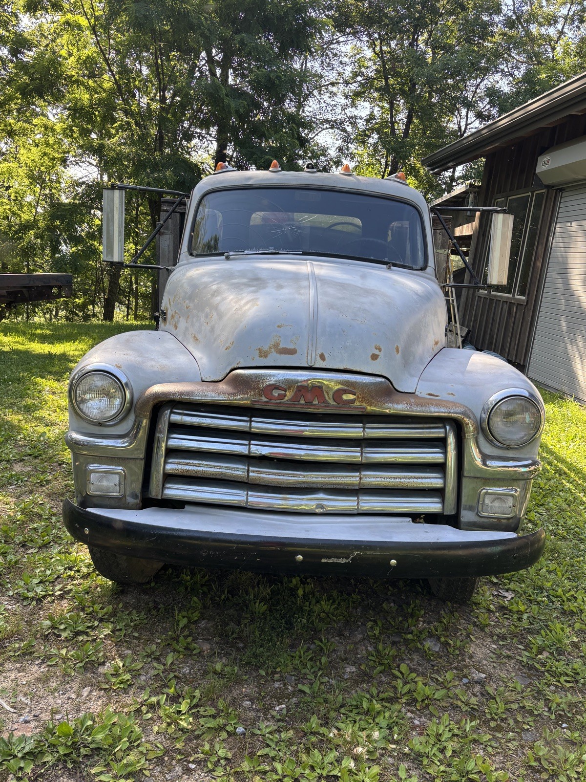 GMC-250-1954-Flatbed-with-hoist