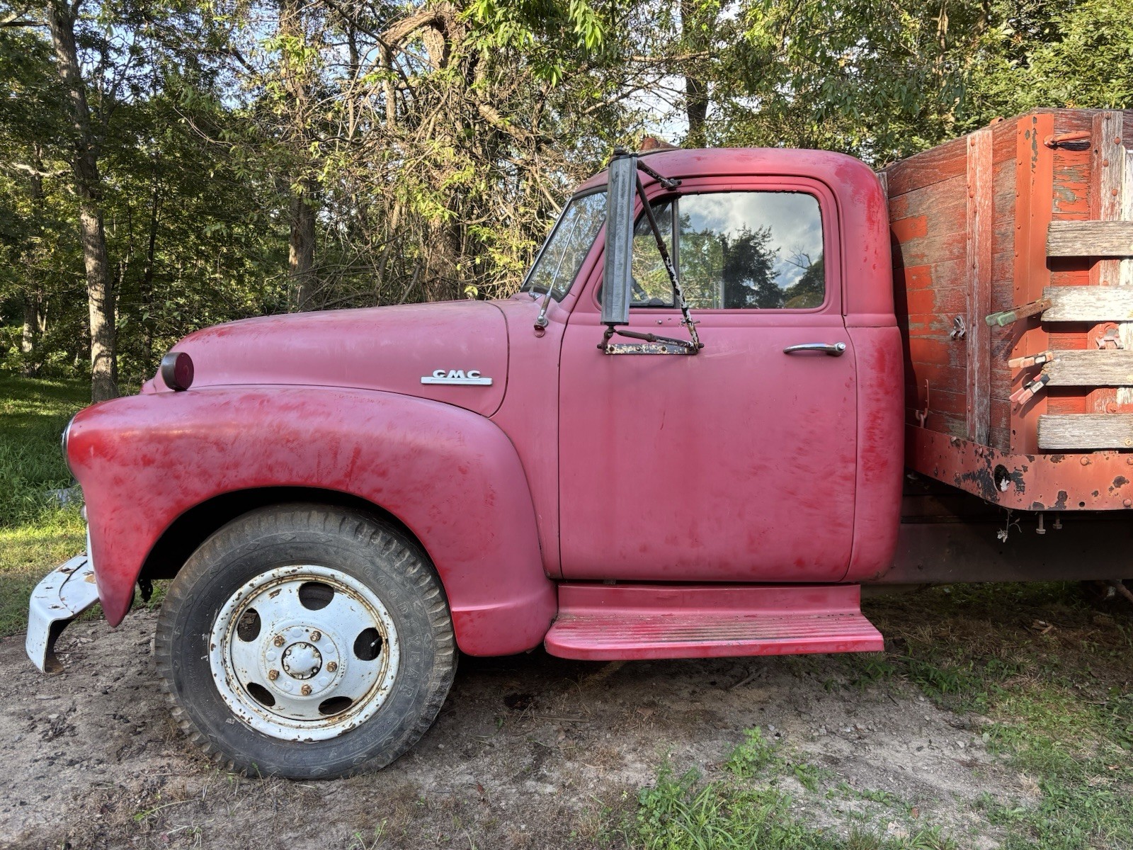 GMC-350-1953-Flatbed-grain-truck-1