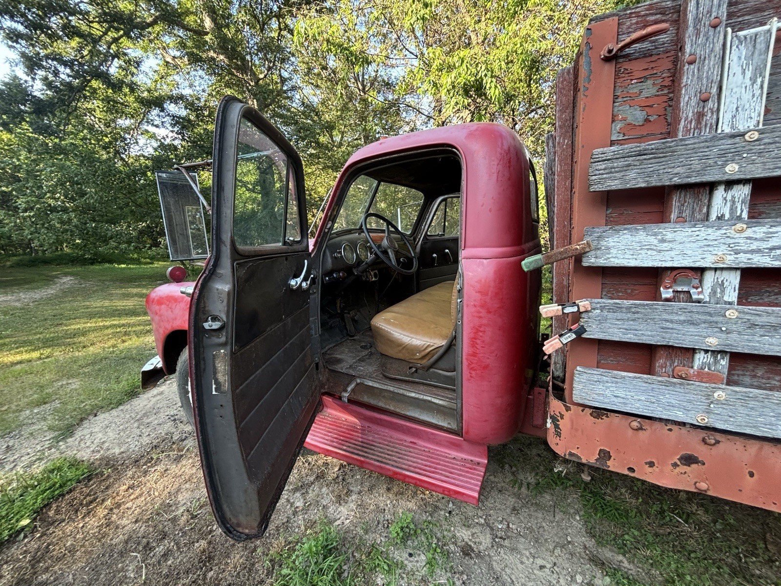 GMC-350-1953-Flatbed-grain-truck-8