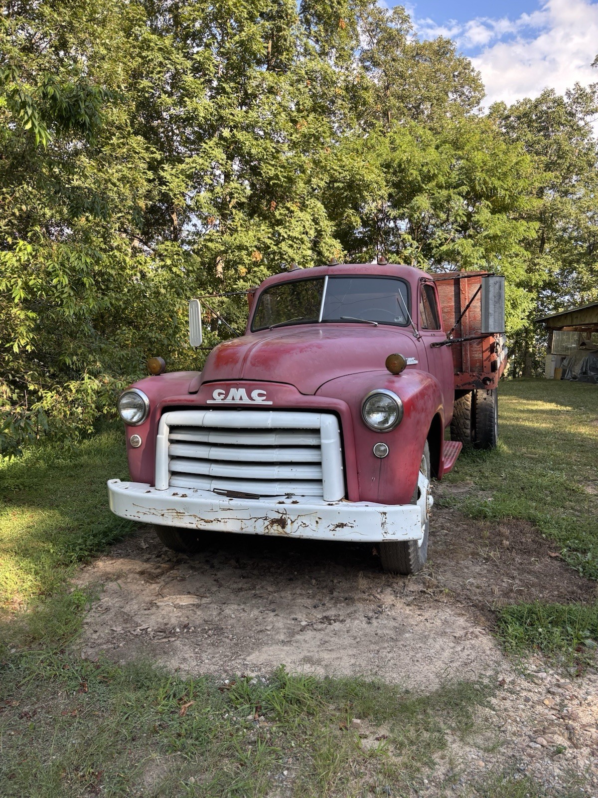 GMC-350-1953-Flatbed-grain-truck