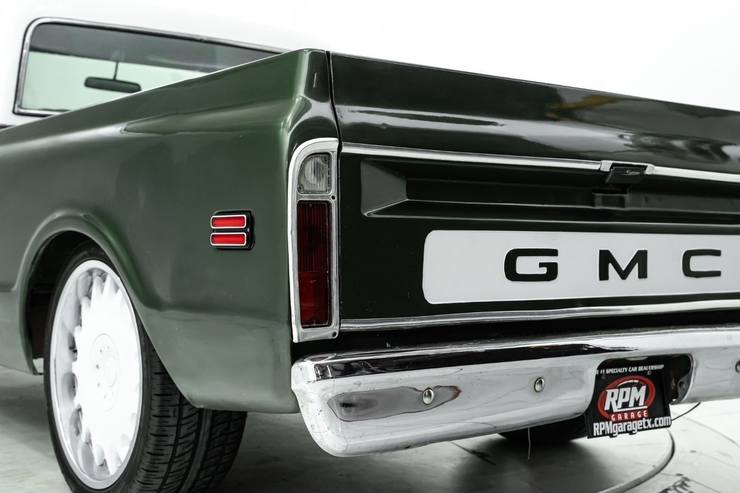 GMC-C10-1969-Pickup-Truck-10