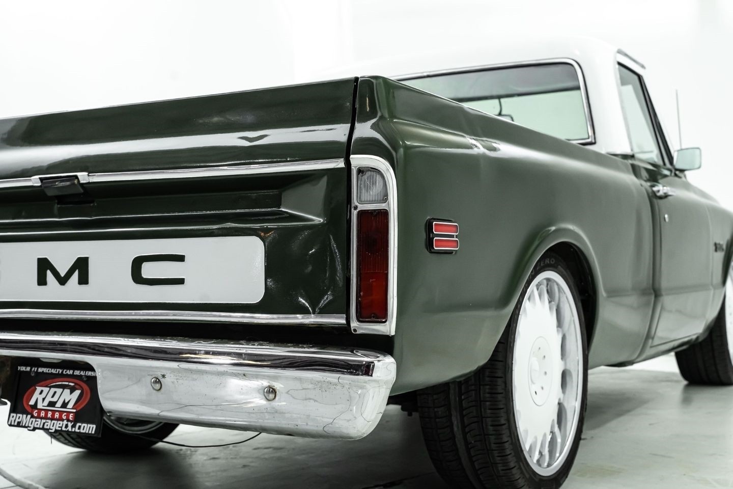 GMC-C10-1969-Pickup-Truck-11