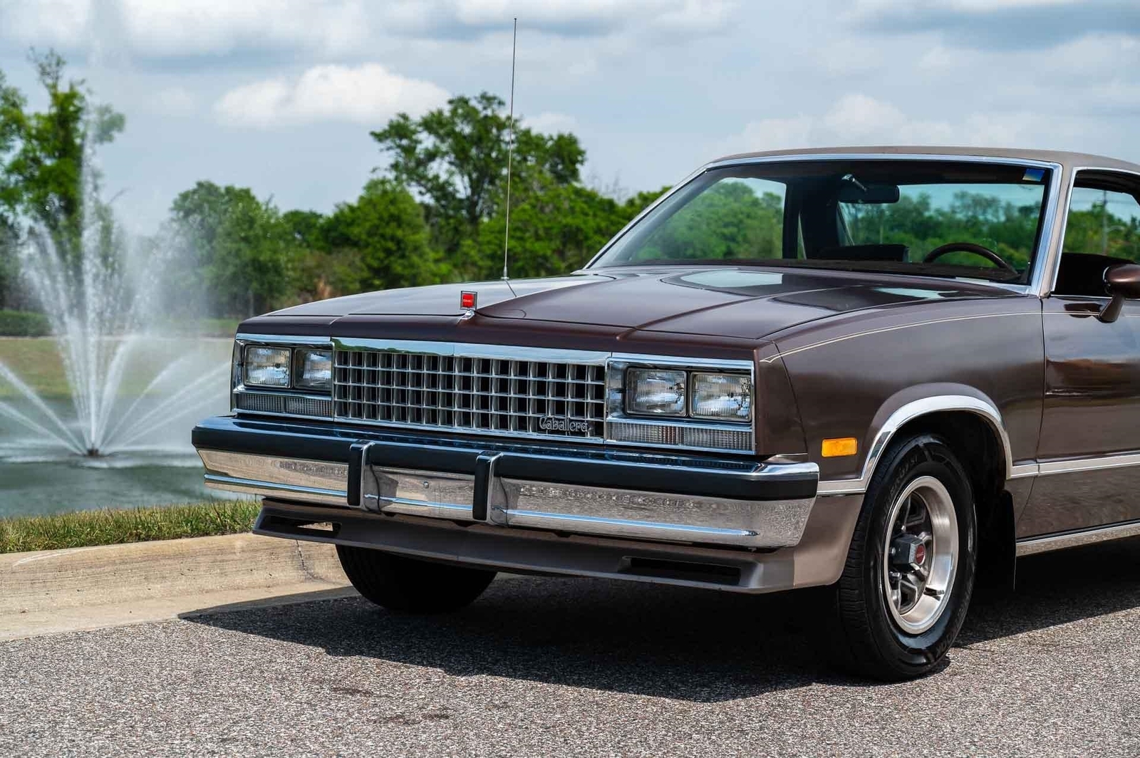 GMC-Caballero-1984-2-Door-27