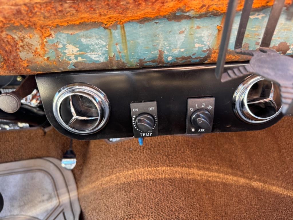 GMC-Pickup-resto-mod-frame-off-build-patina-crate-350-1950-37
