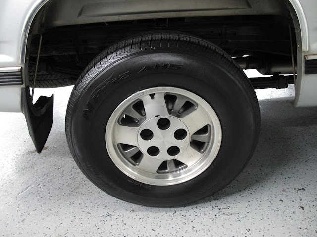 GMC-Sierra-1500-1995-27