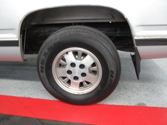GMC-Sierra-1500-1995-28