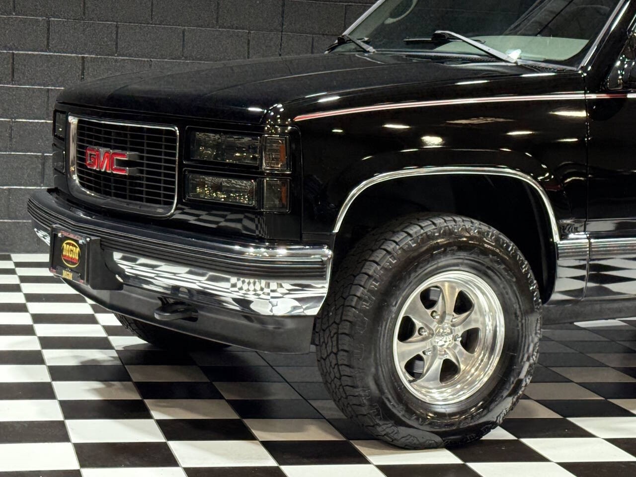 GMC-Sierra-1500-1995-Pickup-Truck-1