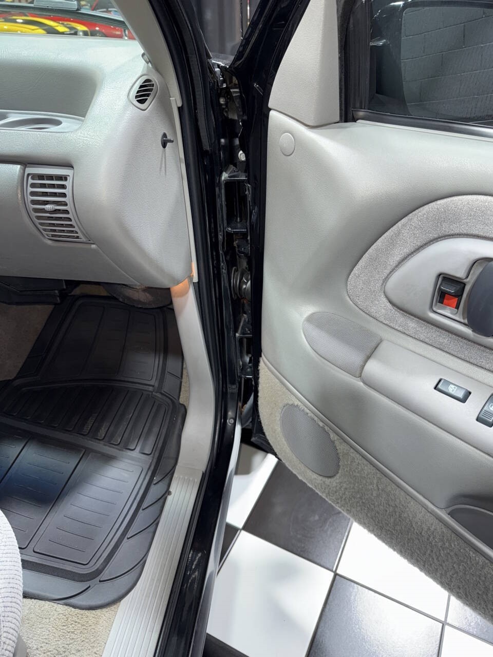 GMC-Sierra-1500-1995-Pickup-Truck-27