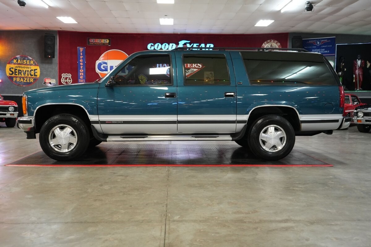 GMC-Suburban-1500-4x4-1993-SUV-19