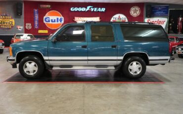 GMC-Suburban-1500-4x4-1993-SUV-2