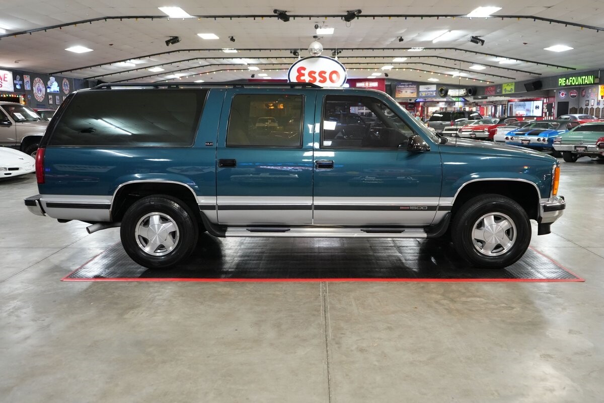 GMC-Suburban-1500-4x4-1993-SUV-6