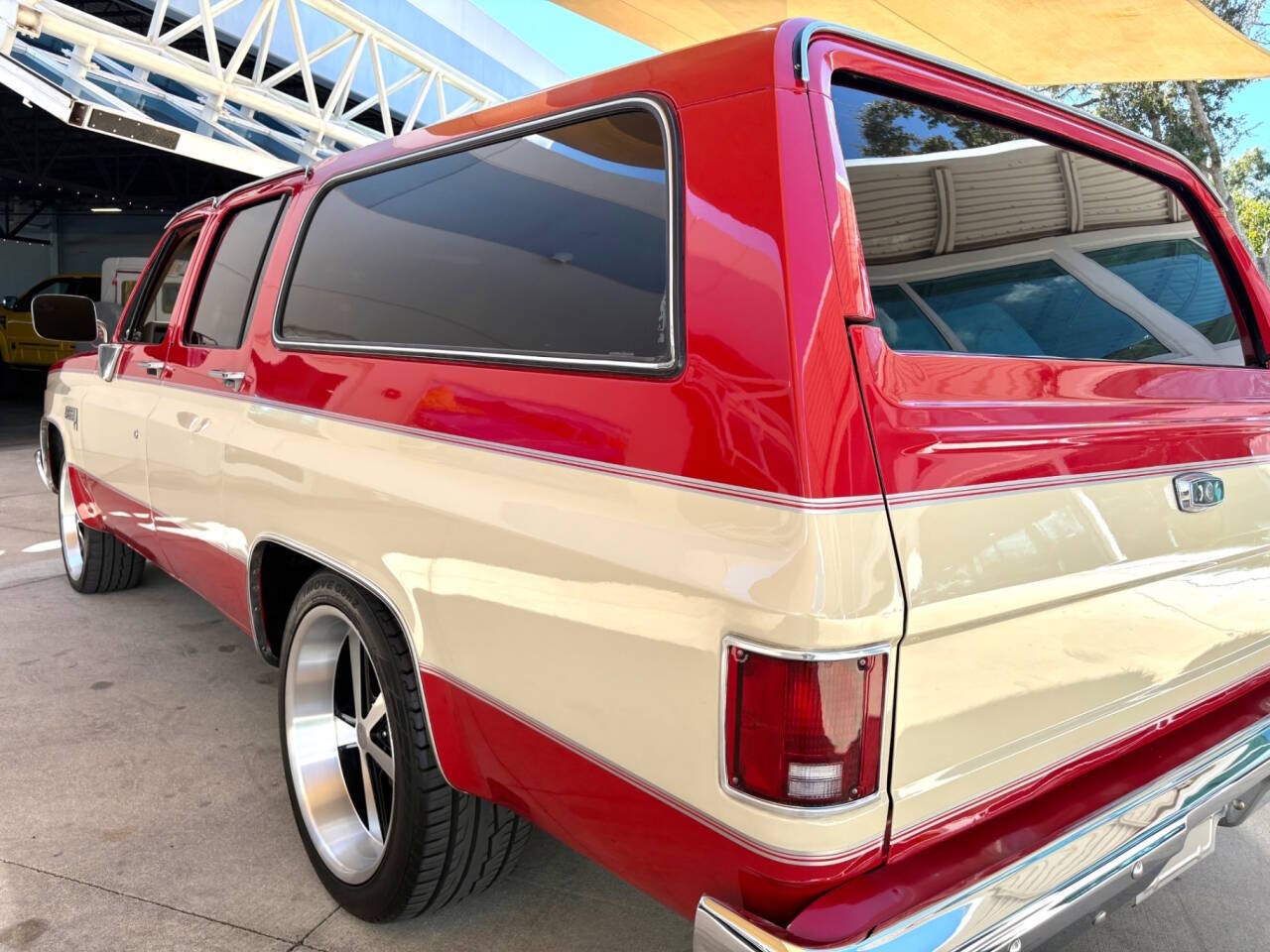 GMC-Suburban-1986-SUV-12