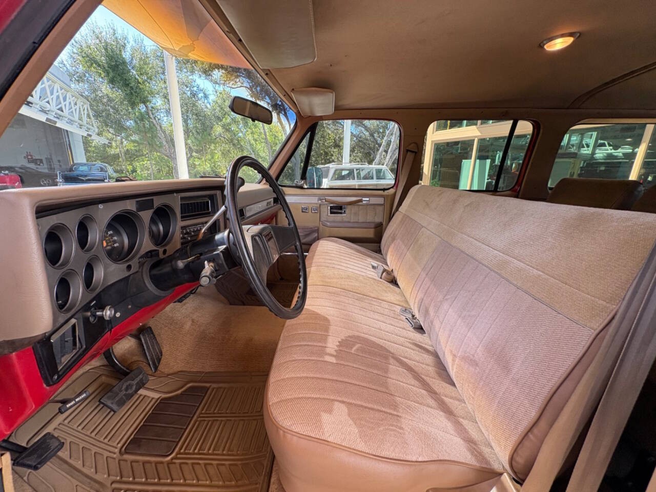 GMC-Suburban-1986-SUV-21