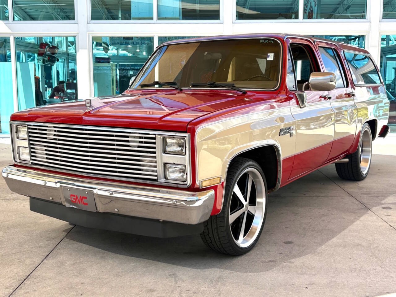 GMC-Suburban-1986-SUV