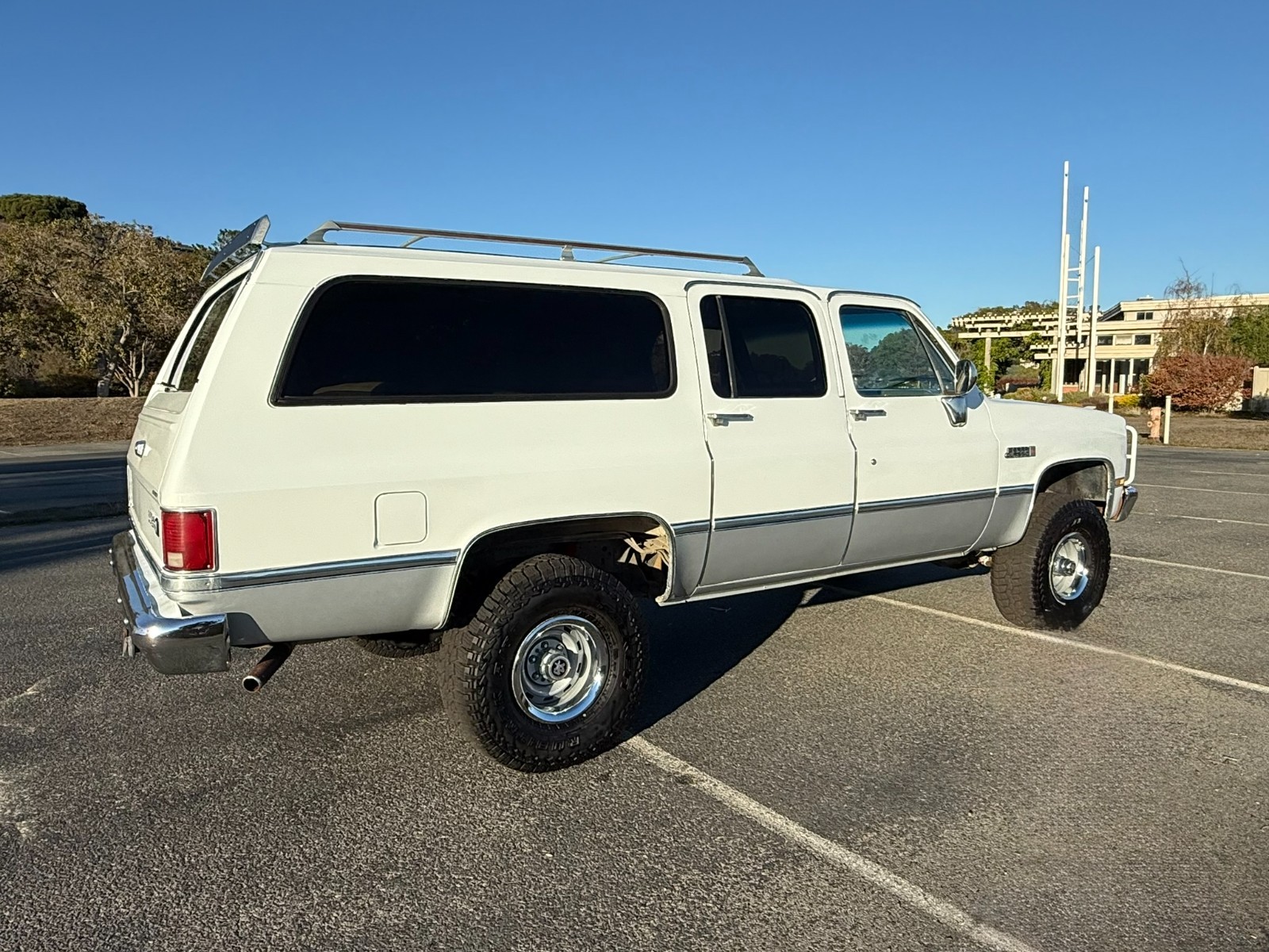 GMC-Suburban-1987-SUV-2