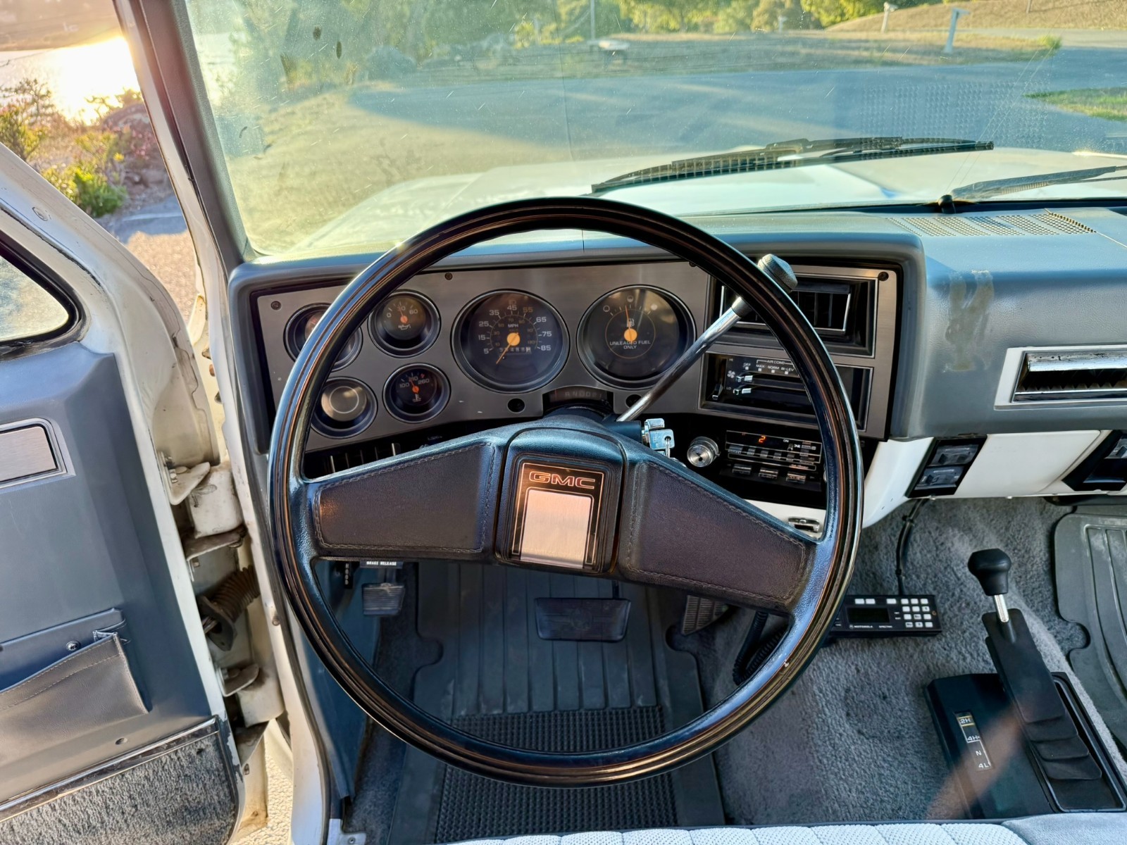 GMC-Suburban-1987-SUV-22