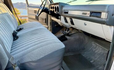GMC-Suburban-1987-SUV-28