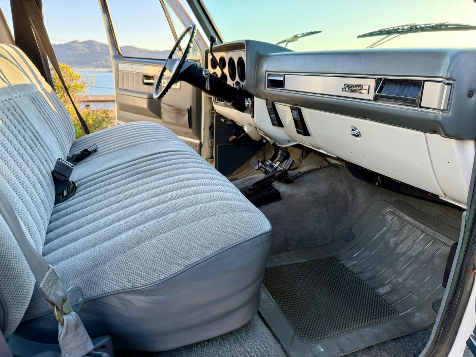 GMC-Suburban-1987-SUV-28