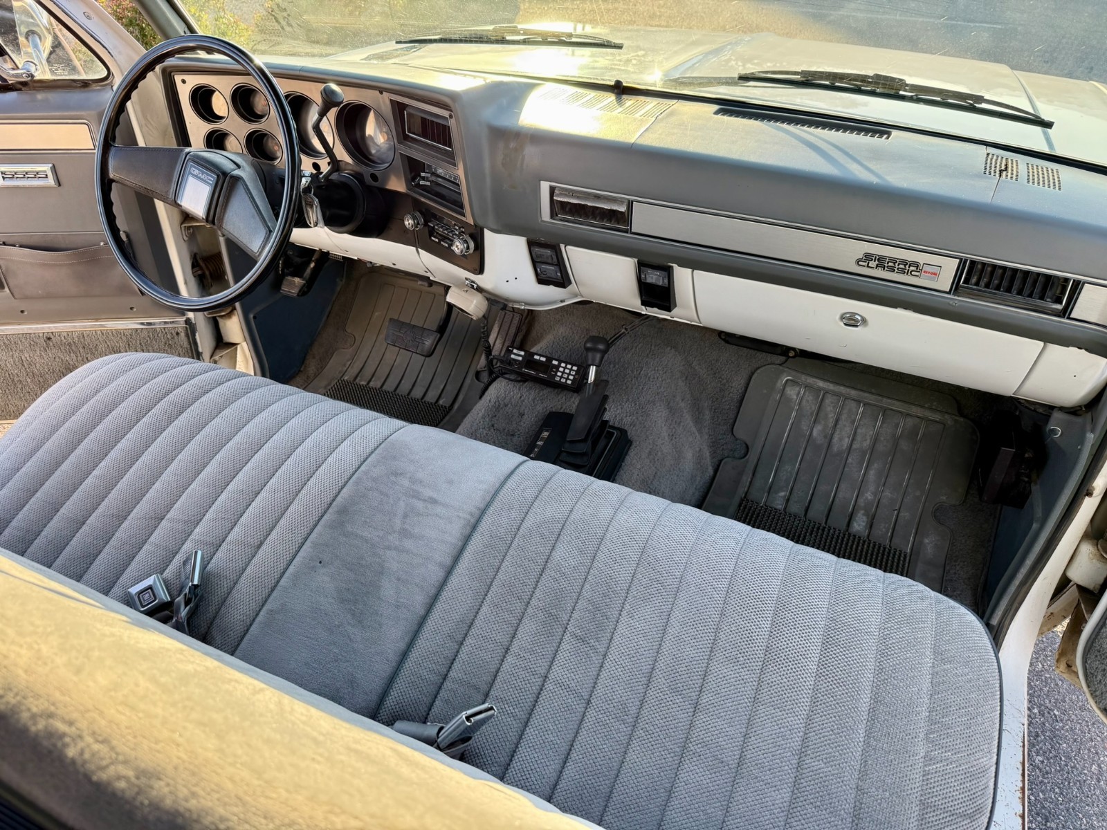 GMC-Suburban-1987-SUV-29