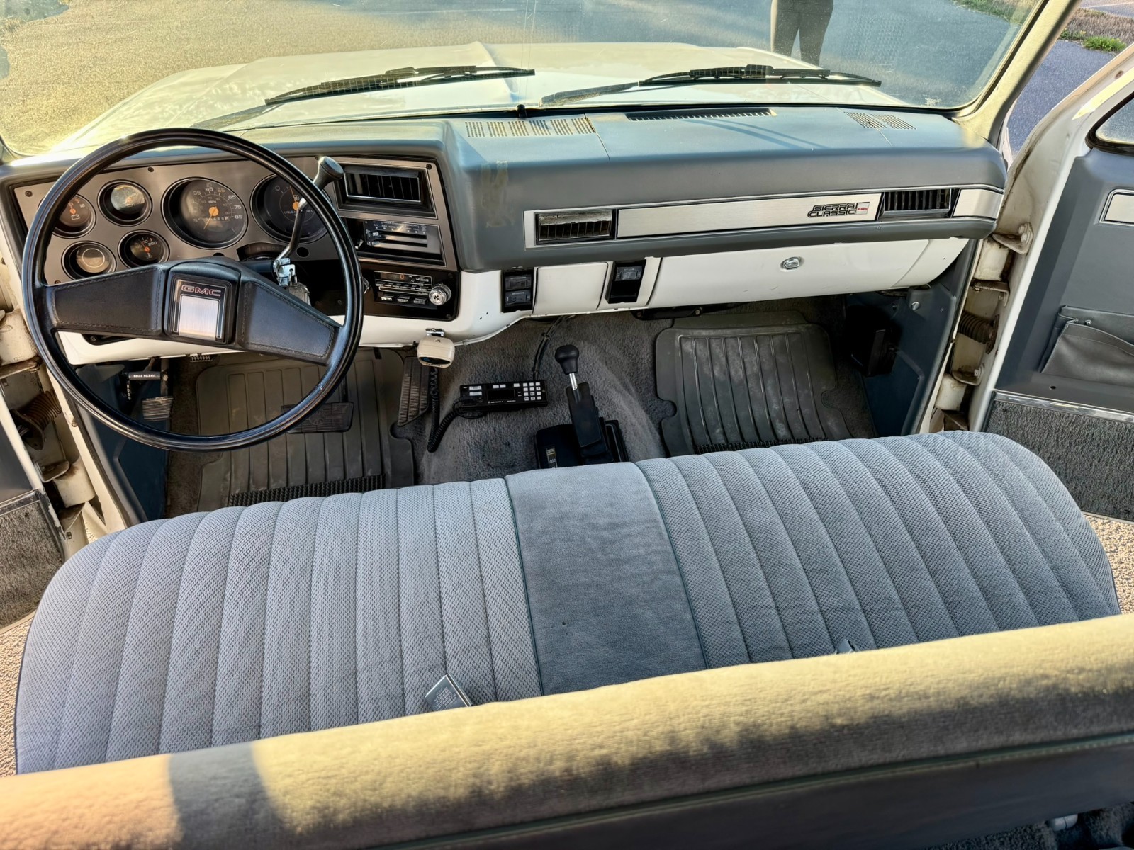 GMC-Suburban-1987-SUV-30