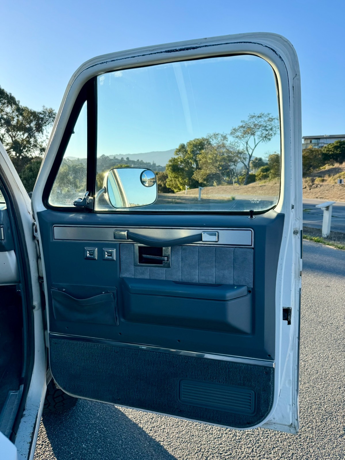 GMC-Suburban-1987-SUV-31