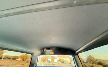 GMC-Suburban-1987-SUV-36
