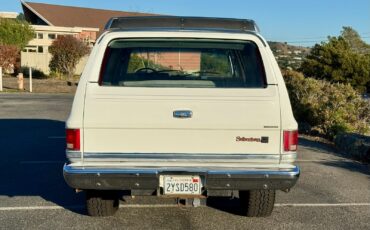 GMC-Suburban-1987-SUV-5