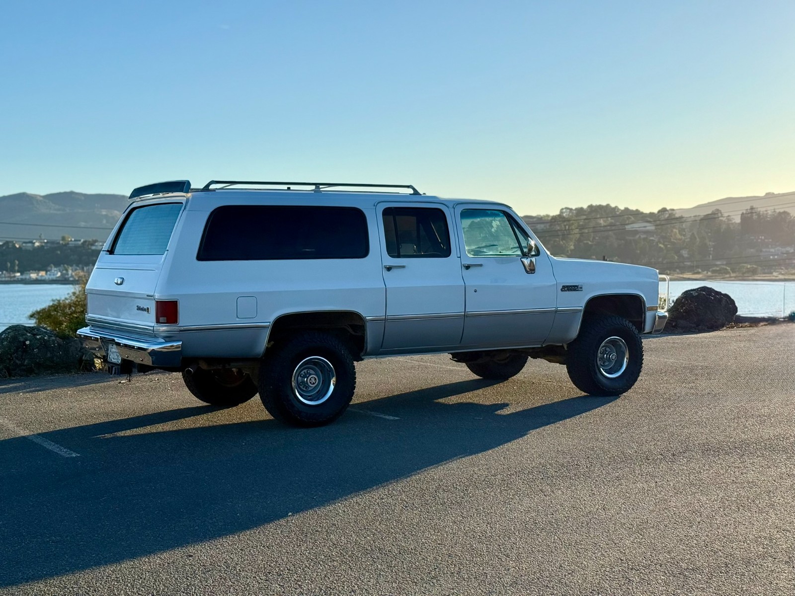 GMC-Suburban-1987-SUV-7