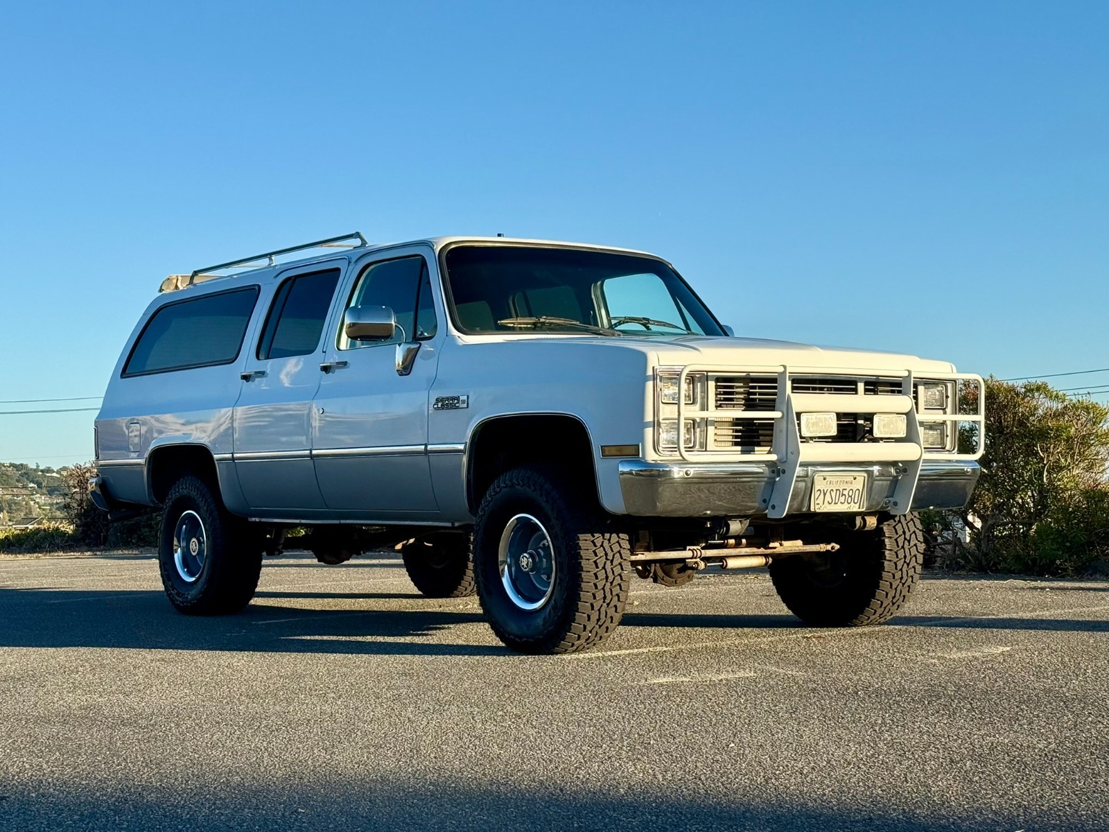GMC-Suburban-1987-SUV-8