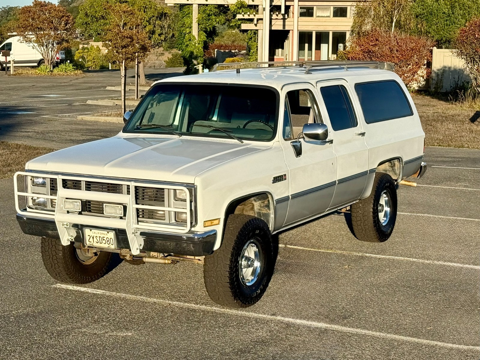GMC-Suburban-1987-SUV