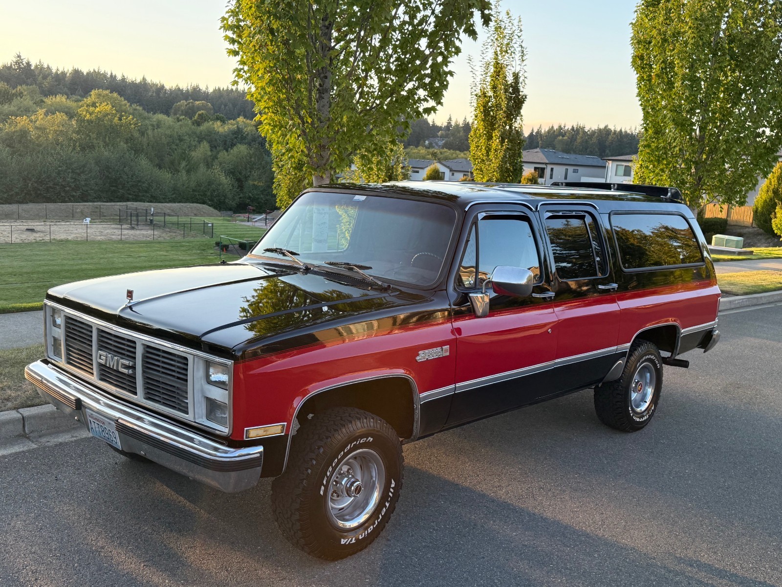 GMC-Suburban-1988-SUV-1