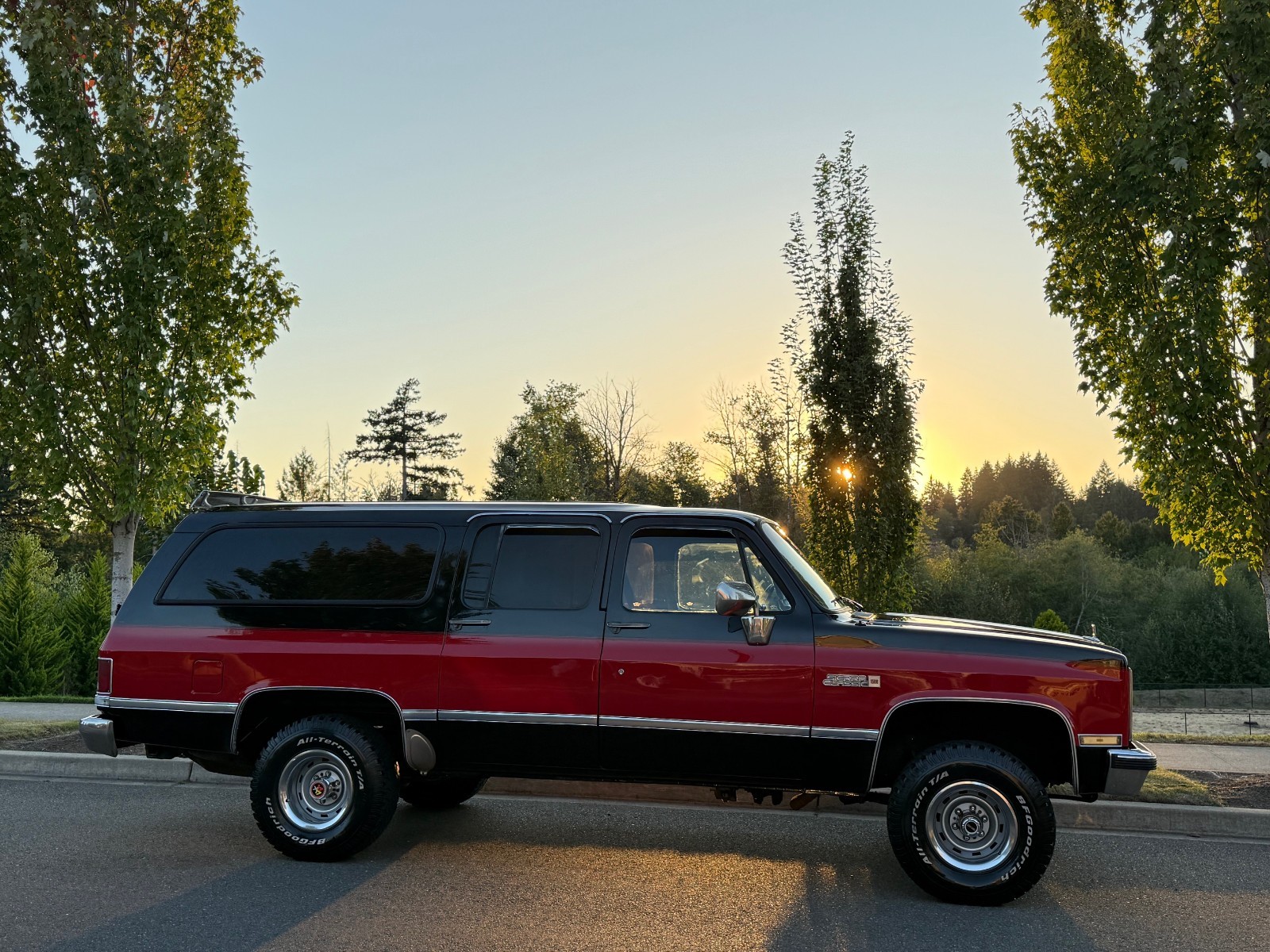 GMC-Suburban-1988-SUV-15