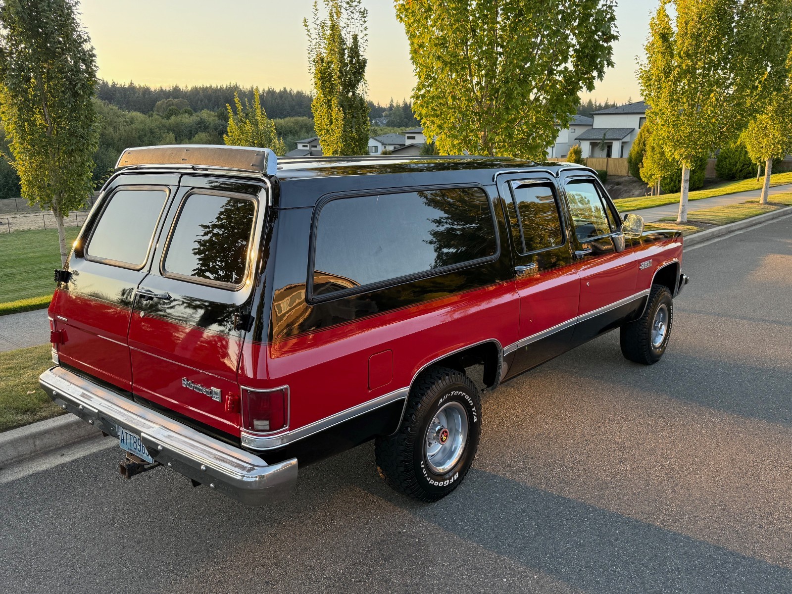 GMC-Suburban-1988-SUV-18