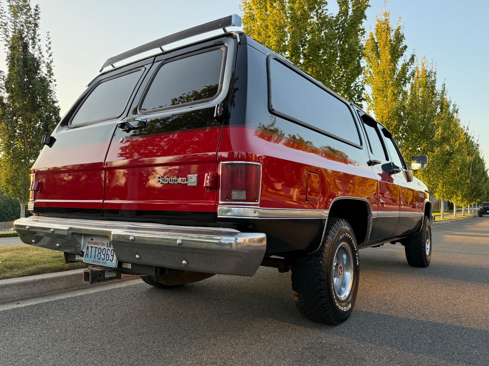 GMC-Suburban-1988-SUV-19